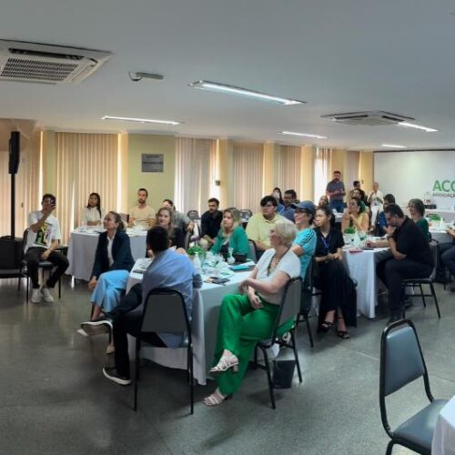 ACCuiabá realiza primeiro “Café com Benefícios” de 2025 com dinâmica interativa e palestra motivacional