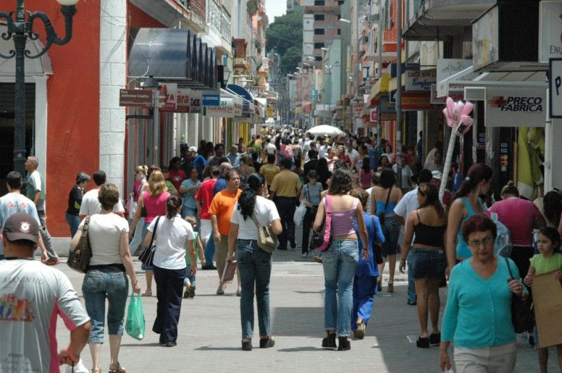 Comércio terá horário especial em dezembro para as festas de fim de ano