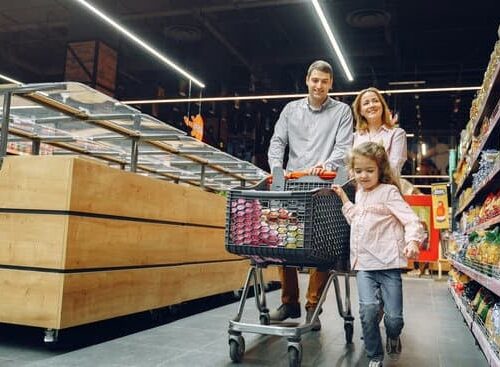 Governo recua e adia pela quarta vez portaria que restringe abertura do comércio em feriados