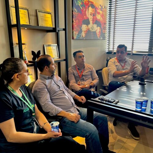 Jovens empresários da ACCuiabá realizam visita técnica na empresa CIGAM