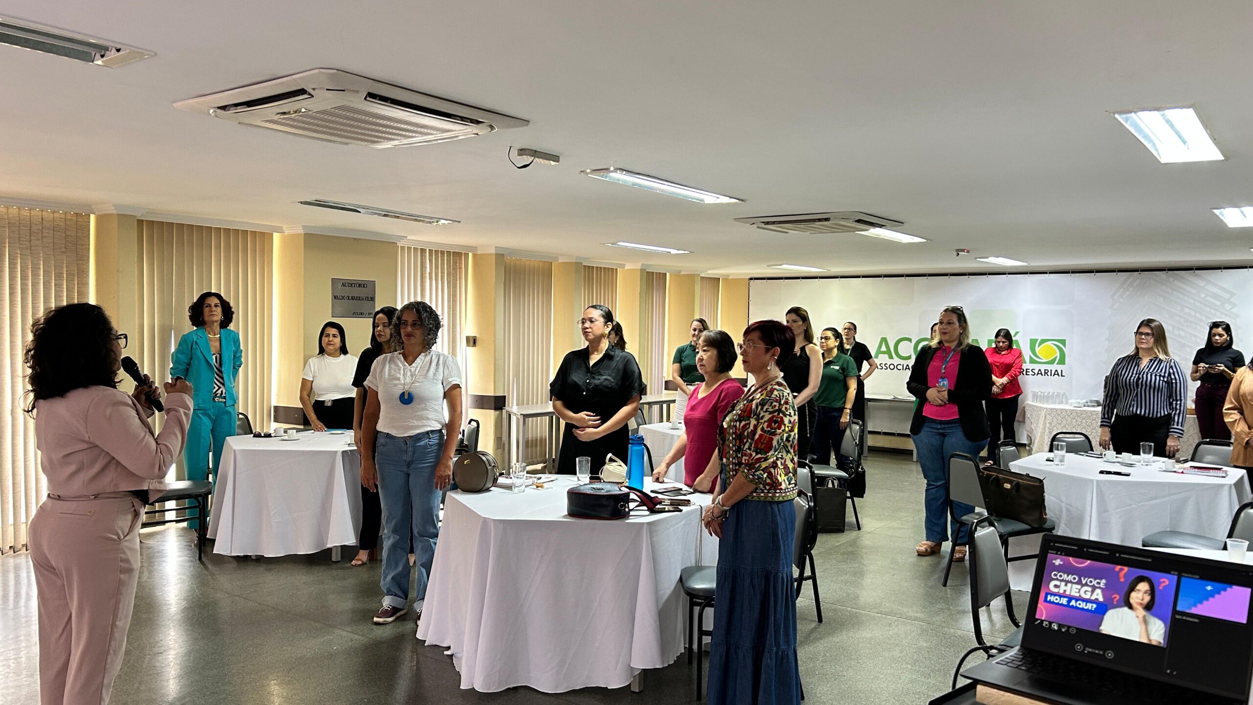 Workshop "Café com Empreendedoras" encerra o mês da mulher com palestra sobre liderança feminina