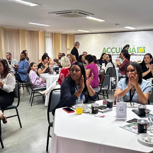 ‘Café com Benefícios’ da ACCuiabá reúne empresários e destaca papel do ChatGPT nas vendas