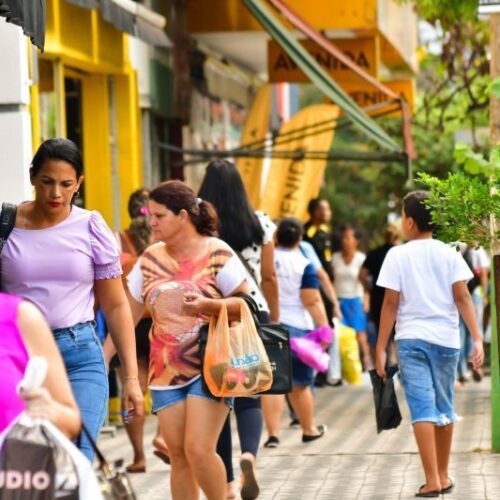 Comércio funciona normalmente no feriado de Tiradentes em Cuiabá e Várzea Grande